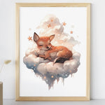 Affiche biche dans les nuages illustrée, accrochée dans une chambre d'enfant