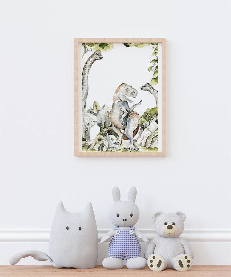 Affiche dinosaure jungle illustrée, accrochée dans une chambre d'enfant