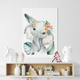 Affiche éléphant jungle illustrée, accrochée dans une chambre d'enfant