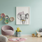 Affiche éléphant princesse illustrée, accrochée dans une chambre d'enfant