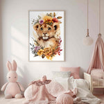 Deuxième vue de l'affiche lion aquarelle couronne de fleurs dans une chambre d'enfant