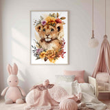 Deuxième vue de l'affiche lion aquarelle couronne de fleurs dans une chambre d'enfant