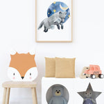 Affiche renard lune aquarelle illustrée, accrochée dans une chambre d'enfant