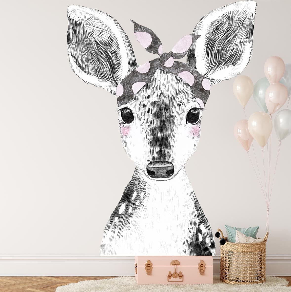 Papier peint panoramique biche curieuse illustré, dans une chambre d'enfant