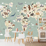 Deuxième vue du papier peint carte du monde dans une chambre d'enfant