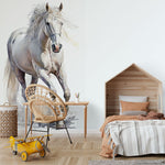 Papier peint panoramique cheval blanc aquarelle galop illustré, dans une chambre d'enfant