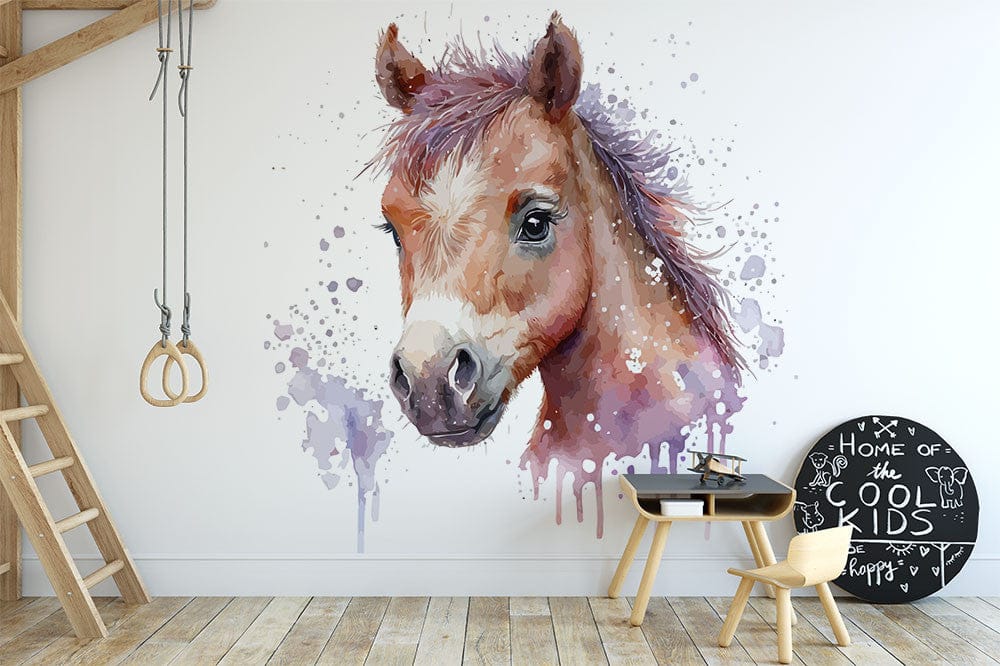 Deuxième vue du papier peint cheval mignon dans une chambre d'enfant