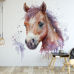 Deuxième vue du papier peint cheval mignon dans une chambre d'enfant