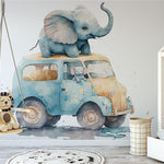 Papier peint panoramique éléphant en voiture illustré, dans une chambre d'enfant