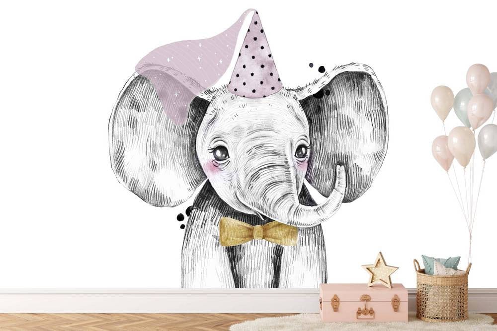 Papier peint panoramique éléphant princesse illustré, dans une chambre de fille