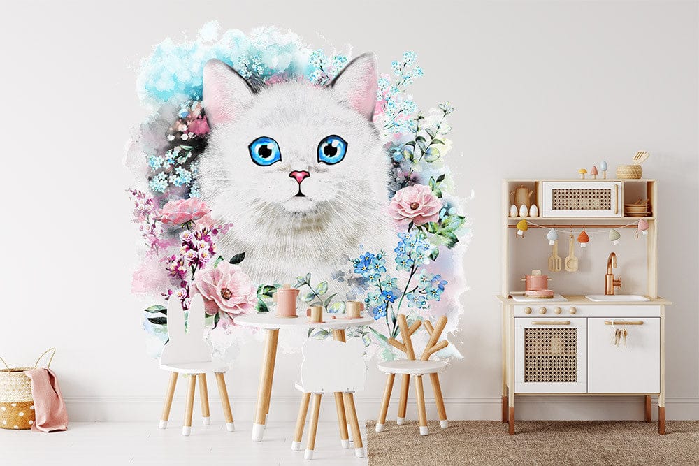 Deuxième vue du papier peint fleuri chat mignon couronne dans une chambre d'enfant