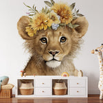 Papier peint panoramique fleuri lion chapeau illustré, dans une chambre d'enfant