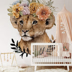 Deuxième vue du papier peint fleuri lion coiffe indienne dans une chambre d'enfant