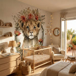 Troisième vue du papier peint fleuri lionne aquarelle couronne dans une chambre d'enfant