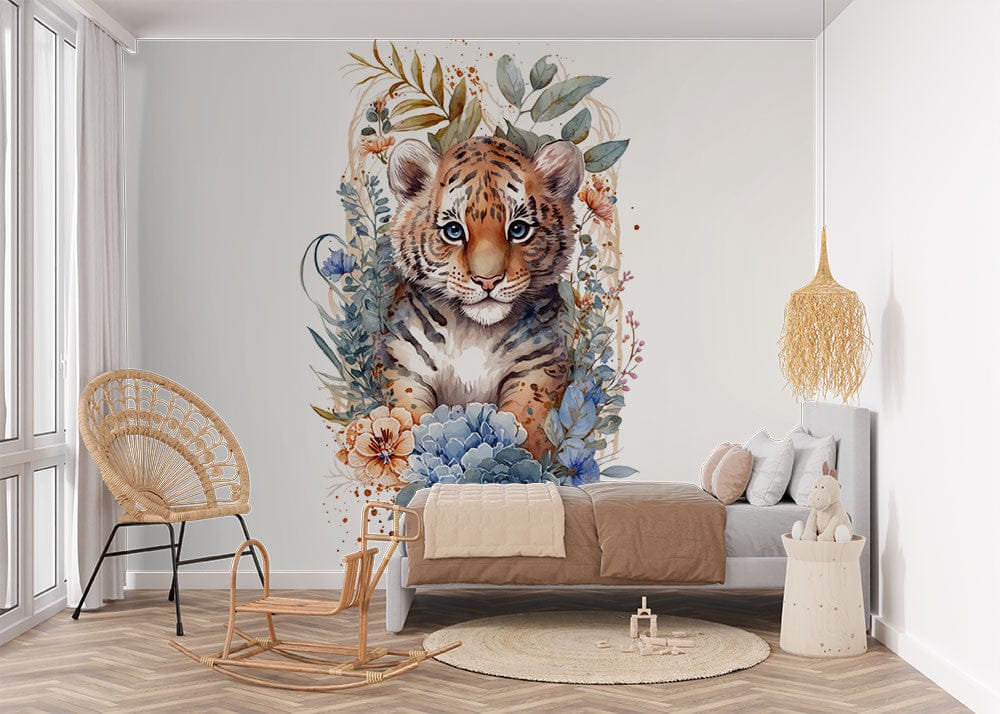 Papier peint panoramique fleuri tigre aquarelle couronne illustré, dans une chambre de bébé
