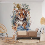 Papier peint panoramique fleuri tigre aquarelle couronne illustré, dans une chambre de bébé