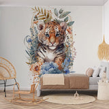 Papier peint panoramique fleuri tigre aquarelle couronne illustré, dans une chambre de bébé