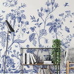 Deuxième vue du papier peint floral vintage motif bleu dans une chambre adulte