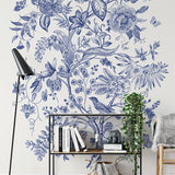 Deuxième vue du papier peint floral vintage motif porcelaine dans une chambre adulte