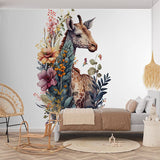 Papier peint panoramique girafe couronne de fleurs illustré, dans une chambre d'enfant