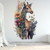 Troisième vue du papier peint girafe couronne de fleurs dans une chambre d'enfant
