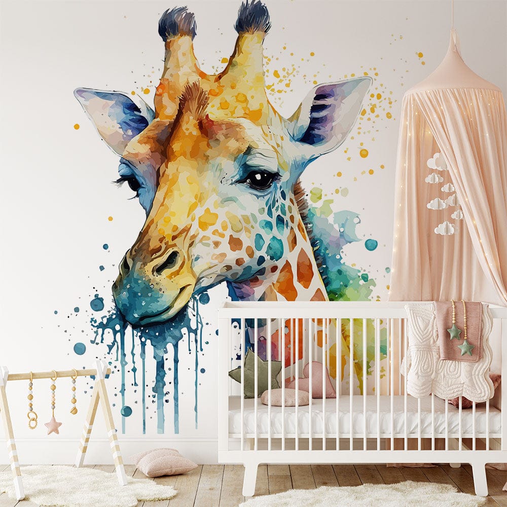 Deuxième vue du papier peint girafe mignon dans une chambre d'enfant