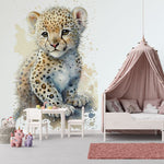 Papier peint panoramique guépard aquarelle illustré, dans une chambre de bébé