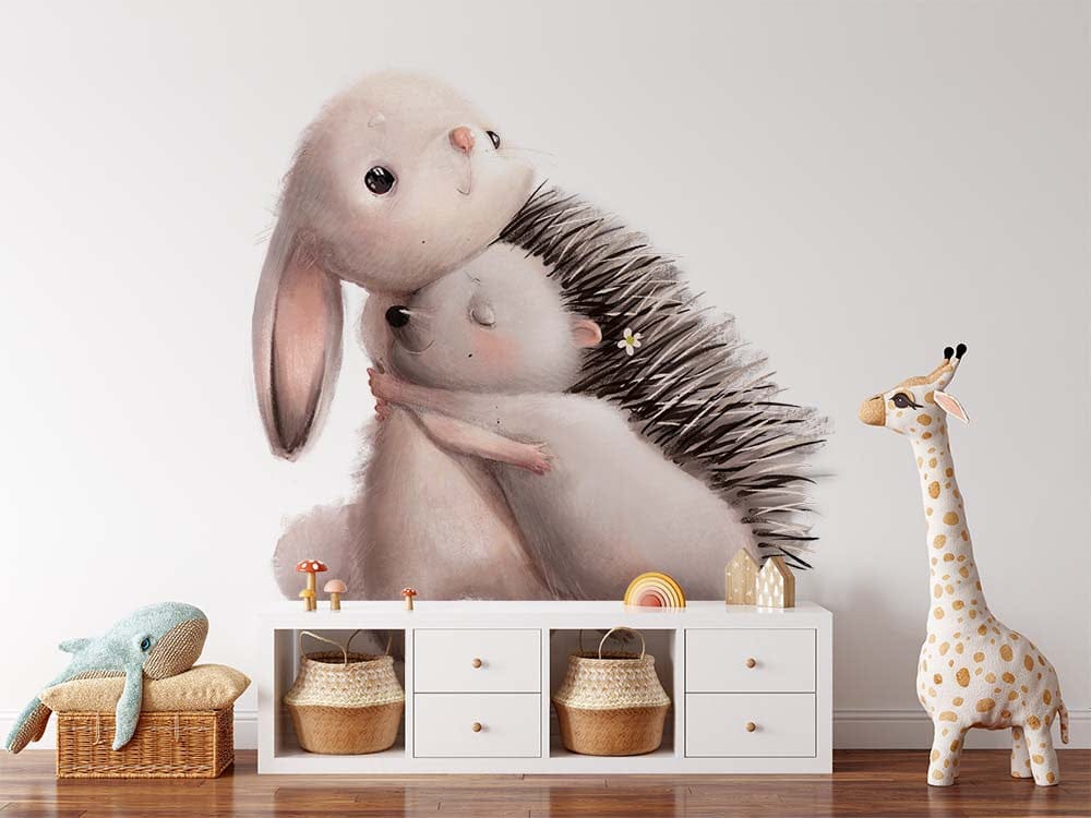 Deuxième vue du papier peint hérisson lapin dans une chambre d'enfant
