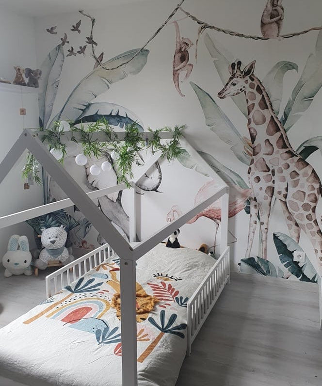 Papier peint panoramique jungle amis illustré, dans une chambre d'enfant