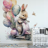 Papier peint panoramique lapin à scooter illustré, dans une chambre d'enfant