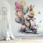 Deuxième vue du papier peint lapin à scooter dans une chambre d'enfant