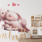 Papier peint panoramique lapin amoureux 2 illustré, dans une chambre d'enfant