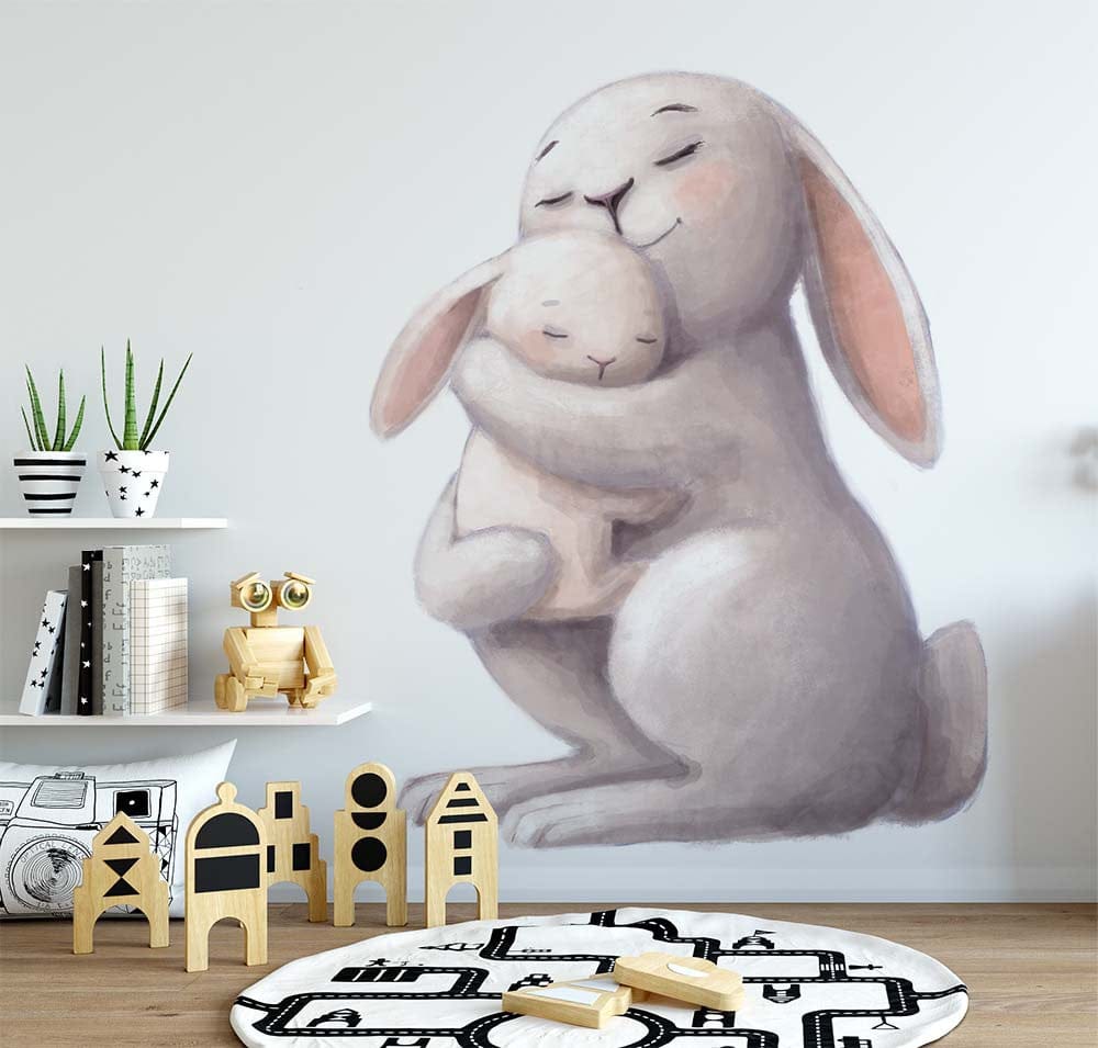 Papier peint panoramique lapin maman câlin illustré, dans une chambre de bébé