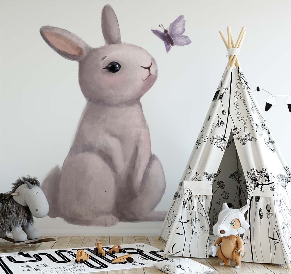 Papier peint panoramique lapin papillon illustré, dans une chambre d'enfant