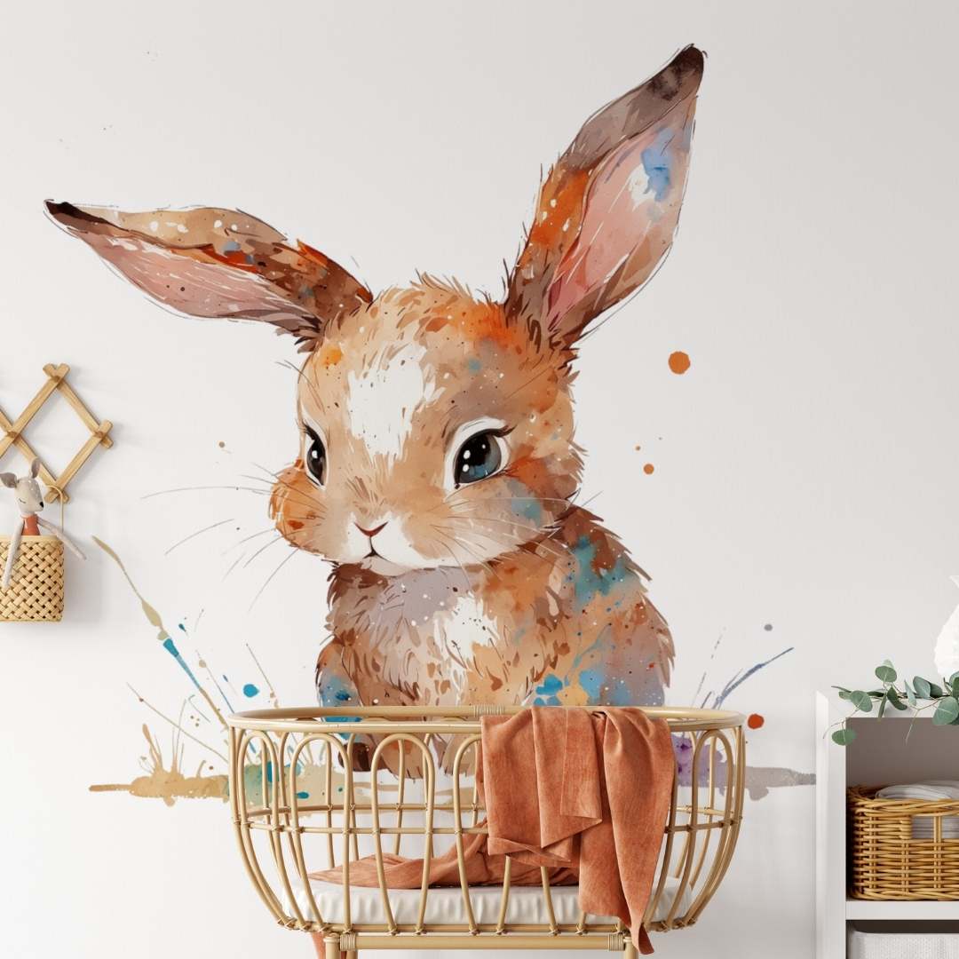 Deuxième vue du papier peint lapin rêveur dans une chambre d'enfant