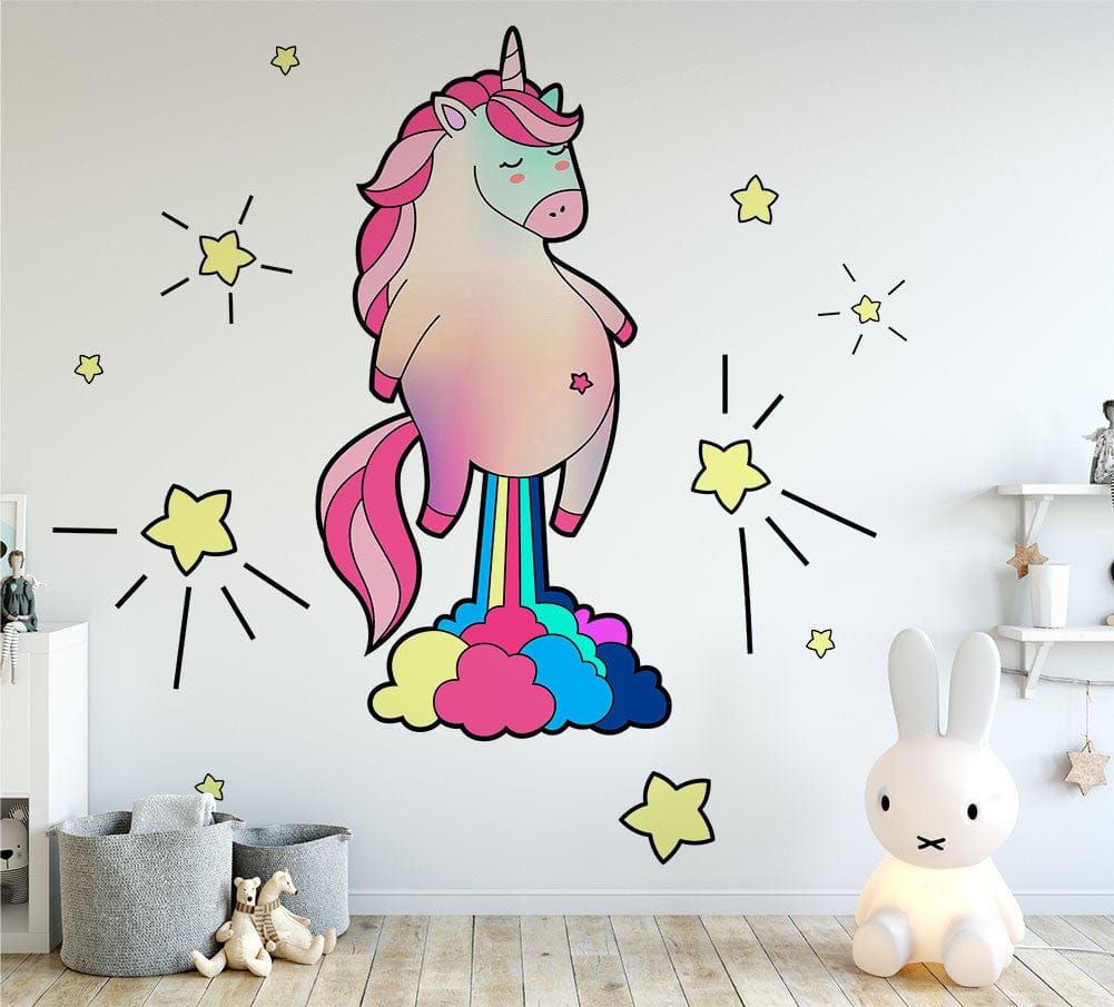 Deuxième vue du papier peint licorne kawaii dans une chambre de fille