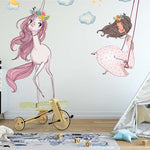 Papier peint panoramique licorne princesse balancoire illustré, dans une chambre de fille