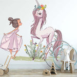 Deuxième vue du papier peint licorne princesse dans une chambre de fille