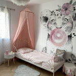 Quatrième vue du papier peint lion bubble gum dans une chambre d'enfant