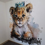 Troisième vue du papier peint lion couronne bleue dans une chambre d'enfant