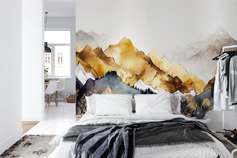 Papier peint panoramique montagne dorée illustré, dans une chambre adulte