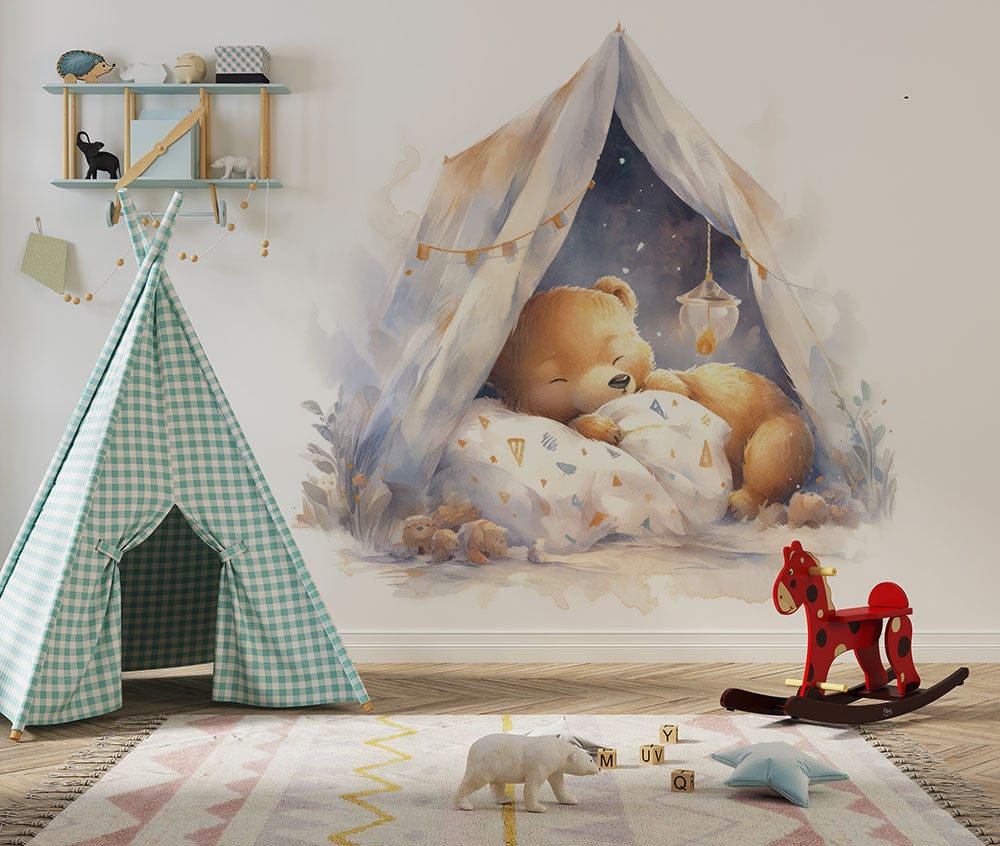 Papier peint panoramique ourson tente illustré, dans une chambre d'enfant