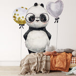 Deuxième vue du papier peint panda mignon coeur dans une chambre d'enfant