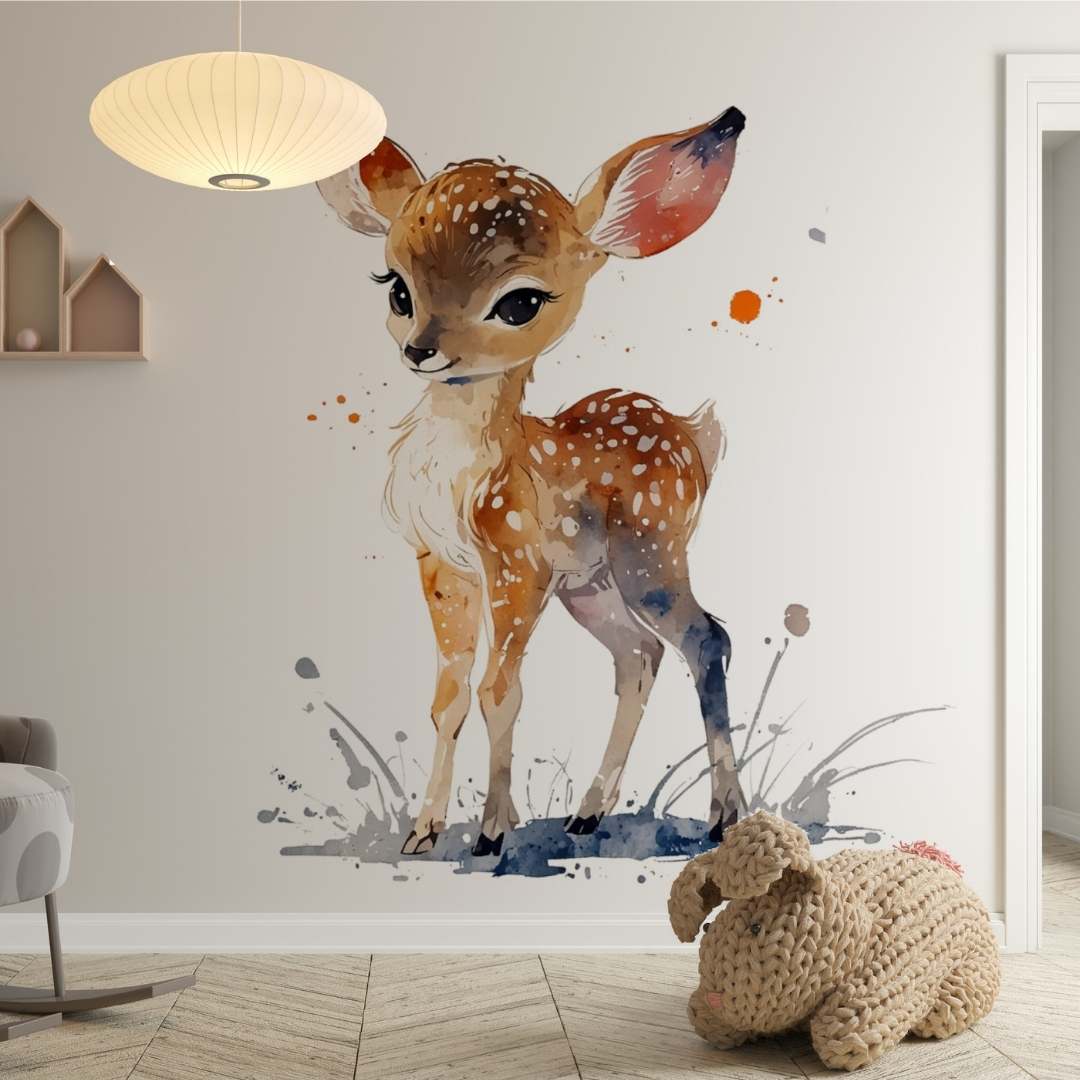 Deuxième vue du papier peint panoramique faon sous bois dans une chambre d'enfant
