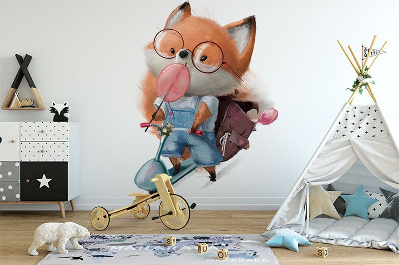 Papier peint panoramique renard à scooter illustré, dans une chambre d'enfant