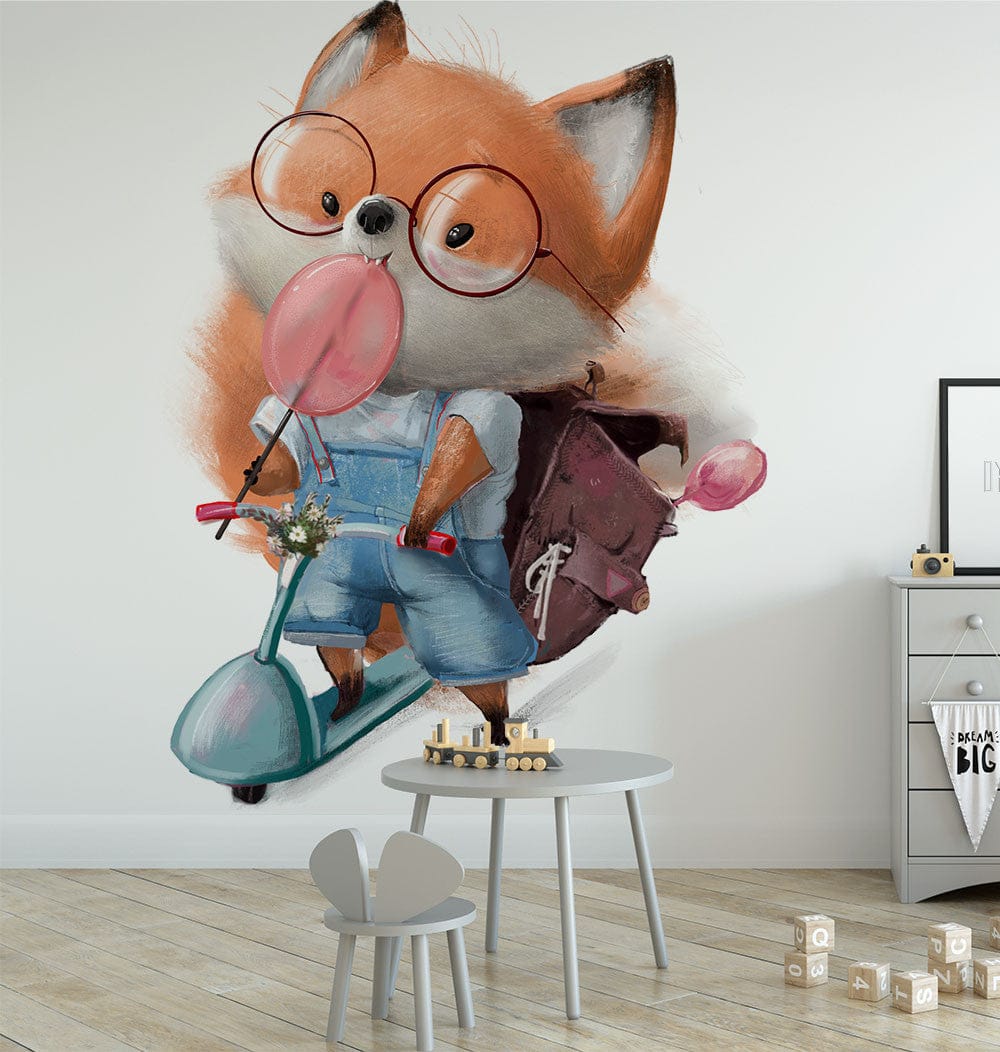 Deuxième vue du papier peint renard à scooter dans une chambre d'enfant