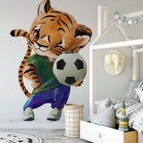 Deuxième vue du papier peint tigre football dans une chambre de garçon