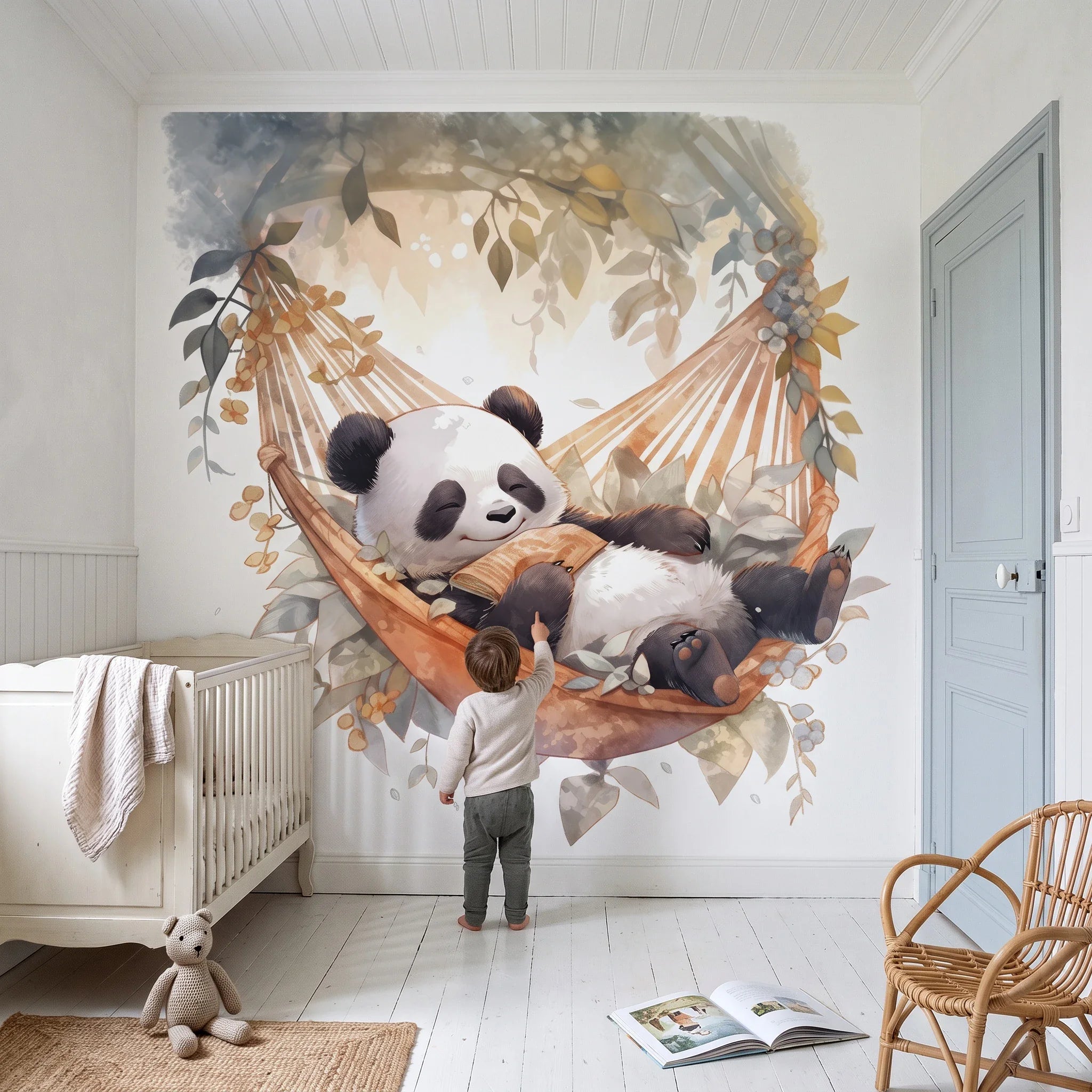 Papier peint panda qui dort dans son hamac 240 x 240 cm, chambre d'enfant bord de mer en lumière du matin, enfant qui montre le panda du doigt