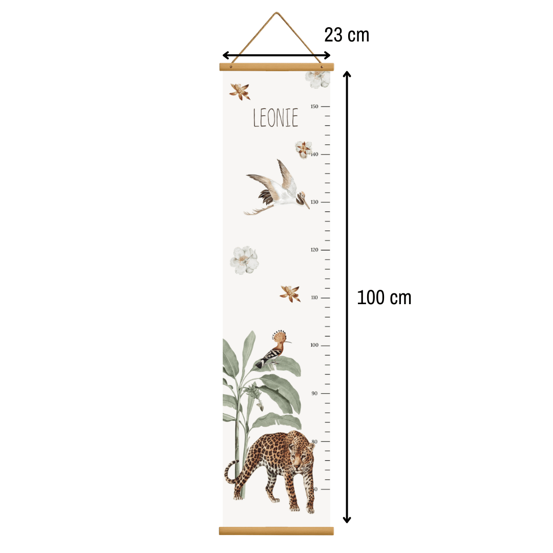 Deuxième vue de la toise léopard dans la jungle pour enfant