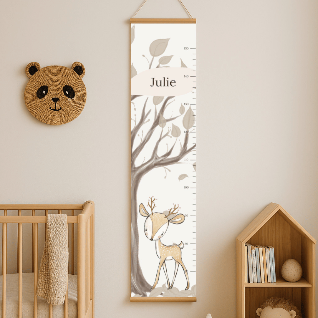 Toise rêne dans la forêt illustrée, pour mesurer la taille d'un enfant